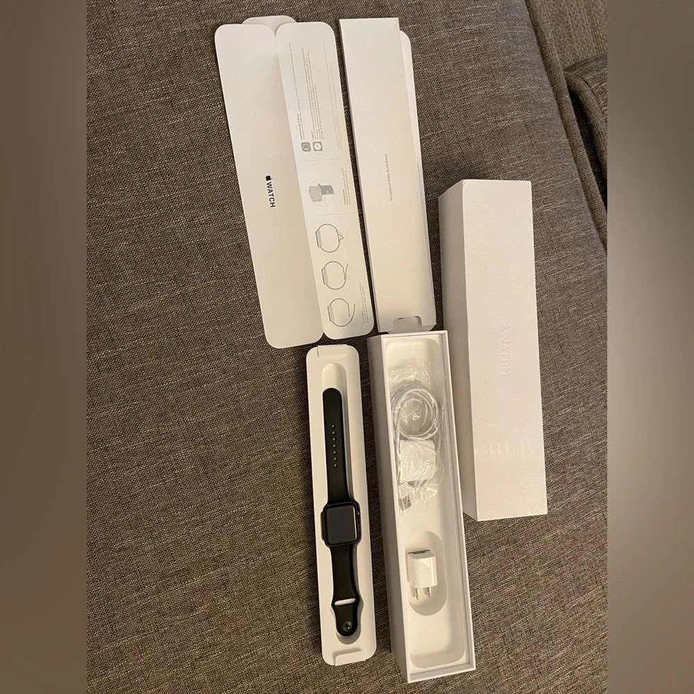 APPLE WATCH SERIES 2 GPS | SPACE GREY | 42mm | LIKE NEW WITH ALL ACCESSORIES!
